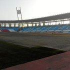 Los operarios de RoyalVerd, trabajando en el Estadio.