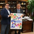 José Juan Rubí con Gabriel Amat y el cartel de las 100 Horas.