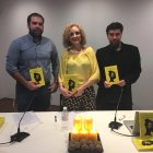 Mar de los Ríos, junto a Alejandro Santiago y Juan Peregrina.