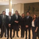 Paco Cosentino, con Mariano Rajoy, Rafael Hernando, y su familia