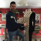 Antonio, concursante del ‘talent show’, en el taller de su vivienda en Zurgena.