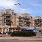 El paseo de El Toyo une el interior de Retamar con el paseo marítimo.