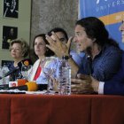 Tomatito, dando detalles del curso de verano esta mañana en la sede de El Taranto.