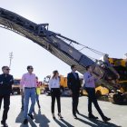 Presentación de la maquinaria junto al auditorio