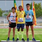 En el podio de los vencedores.