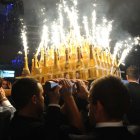 Bandeja de champagne con bengalas.