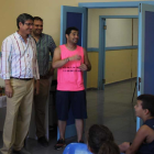 Manuel Cortés con los maestros del baloncesto.