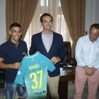 Por orden del señor alcalde que firmen a Dani Romera.