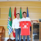 Paulino Granero y Francisco Góngora en el Ayuntamiento ejidense.
