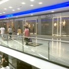 Zara  en el Centro Mediterráneo es el mascarón de proa del Grupo Inditex en la provincia, que ha optado por cambiar de centro comercial.