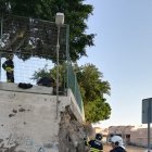 Los bomberos trabajaban este jueves en la zona.