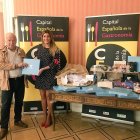 La concejal Carolina Lafita junto a Pedro Palacios, ayer en Madrid.