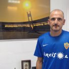 Soriano con el Estadio Mediterráneo en un cuadro de fondo.