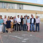 Parlamentaria, alcalde y presidentes de Juntas Locales en la deteriorada pista.