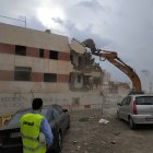 Demolición del edificio de viviendas entre Antonio Vico y calle Pósito