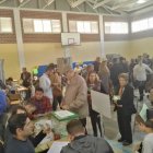 Votantes en el IES Nicolás Salmerón.