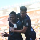 Juan Carlos Real celebrando uno de los goles de Owona en Tarragona.