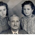 Miguel García de las Ballonas y sus nietas mayores Ana y Maria.