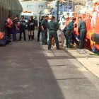 Llegada de los cuerpos de tres fallecidos en una patera al Puerto de Almería