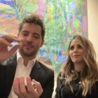 David Bisbal y Rosanna Zanetti en el momento de comerse las uvas.