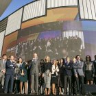 Directivos y trabajadores de Bogaris durante la inauguración del centro comercial.