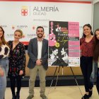 Presentación de ‘Entre flamencas’ ayer en la Sala de Prensa de la Plaza Vieja.