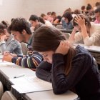 Estudiantes en unas pruebas de acceso a la UAL.