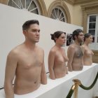 Los cuatro torsos donados por los artistas.