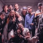 Fortfast y RoEnLaRed, con la banda Tiburón 2 y el equipo del rodaje.