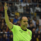 Sebastián Fernández en acción en la ASOBAL.