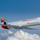 Iberia ya ha anunciado una considerable rebaja de los precios de los vuelos entre Granada y Madrid, con la llegada del AVE.