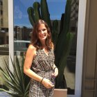 Irene Pardo, tras la entrevista, junto a la cafetería de la Sala Clasijazz.