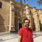 El candidato Isaac Vilches posa tras la entrevista.