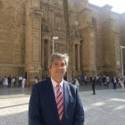 El candidato José Rafael Soto posa tras la entrevista realizada en la tarde del domingo.