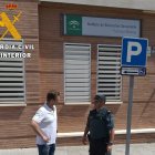 Encuentro a las puertas del IES / Dirección general de la Guardia Civil