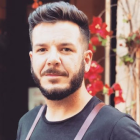 Josete, barman de El vino en un barco.