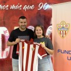 Carlos Hinojo junto a la coordinadora Rocío Muñoz.