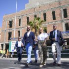 Visita a las obras del alcalde, la delegada del Gobierno andaluz y el delegado de Salud de la Junta de Andalucía