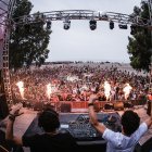 El festival se estrenó a lo grande en Villaricos con una multitudinaria fiesta de bienvenida