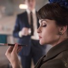 Helena Bonham Carter, fichaje de ‘The Crown’, en una imagen promocional de Netflix.