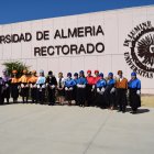 Carmelo Rodríguez y María Inmaculada Ramos junto a los nuevos doctores.
