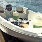 Patera que ha llegado a la playa de El Zapillo.