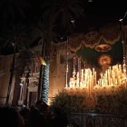 La Esperanza saliendo de la Plaza de la Catedral.