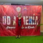 Lorena García posa para LA VOZ en la Gala de la Fundación del Almería.