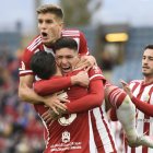 Los jugadore celebran el gol de Darwin Núñez.