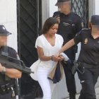 Ana Julia Quezada, saliendo de la Audiencia Provincial de Almería durante el juicio del caso Gabriel.