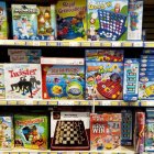 Sección de juegos de mesa en una tienda de juguetes infantiles. / Eduardo Parra