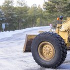 Máquina quitaieves de la Diputación, este martes en la carretera de Velefique.