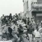 Los almerienses se volcaron en la labor de rescate de los muertos y heridos.