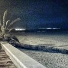 Elsa ha partido la palmera más reconocible de Costacabana. Foto de la cuenta de Facebook \'Una solución para la playa de Costacabana\'.